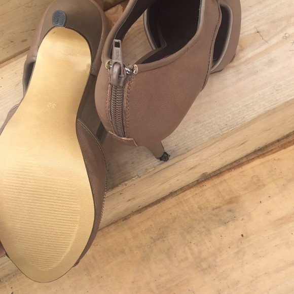 Hadari Genuine Leather Shoes - Picture 3 of 6